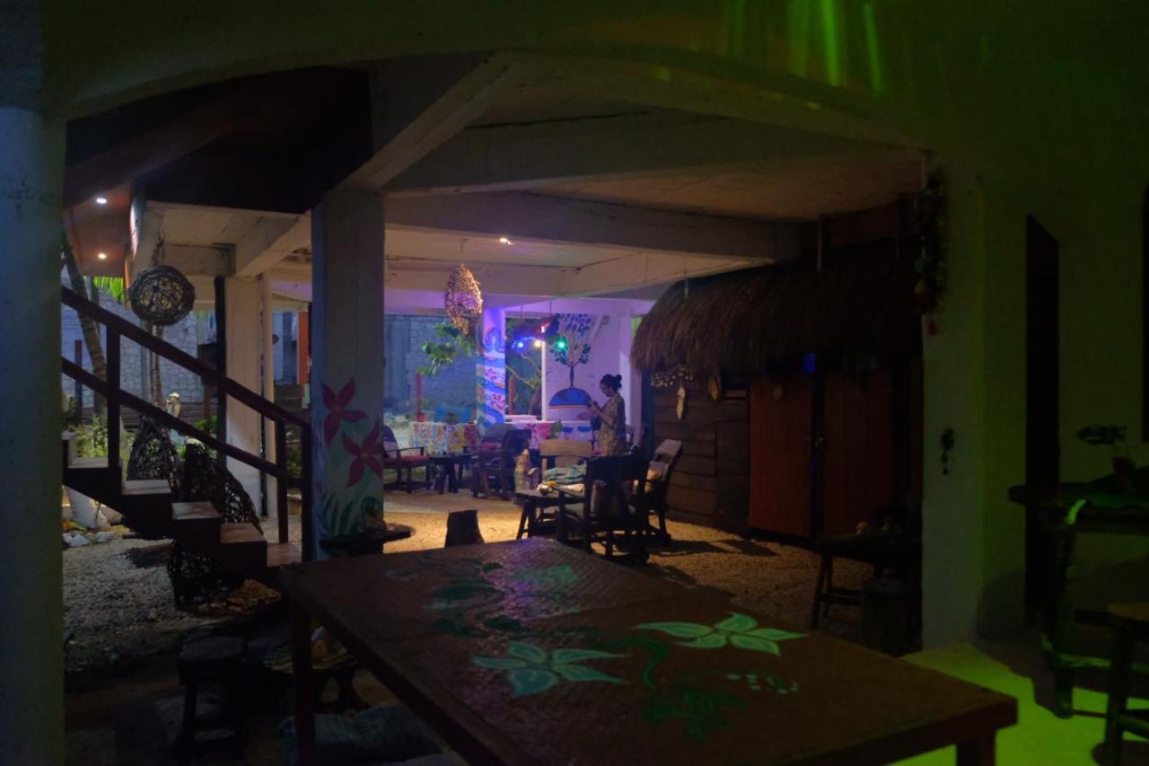 Near Lake Hostal Bacalar Exterior photo